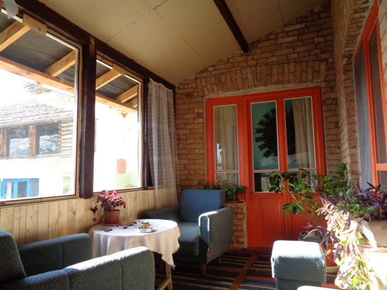 Smoking room
